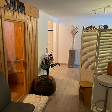 Gite 2chambres 2 Salles De Bain, Logement Entier En Rez De Jardin, Entree Privee Bed & Breakfast