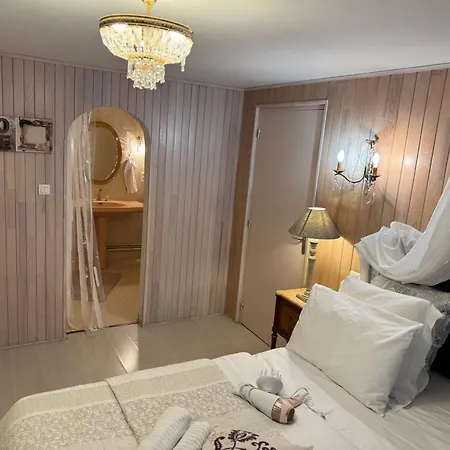 Gite 2chambres 2 Salles De Bain, Logement Entier En Rez De Jardin, Entree Privee Bed & Breakfast Sarlat