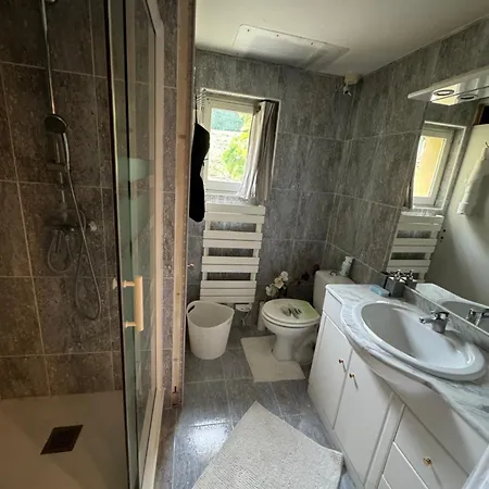 Gite 2chambres 2 Salles De Bain, Logement Entier En Rez De Jardin, Entree Privee Bed & Breakfast Sarlat