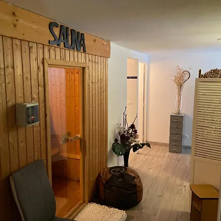 Gite 2chambres 2 Salles De Bain, Logement Entier En Rez De Jardin, Entree Privee *