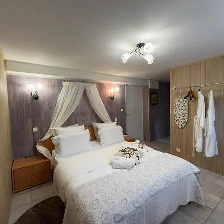 Gite 2chambres 2 Salles De Bain, Logement Entier En Rez De Jardin, Entree Privee Bed & Breakfast Sarlat