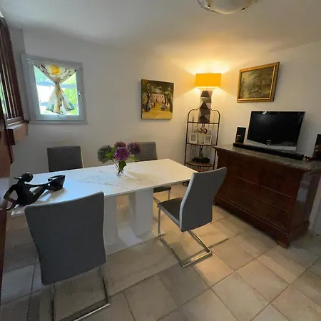 Bed & Breakfast Gite 2chambres 2 Salles De Bain, Logement Entier En Rez De Jardin, Entree Privee